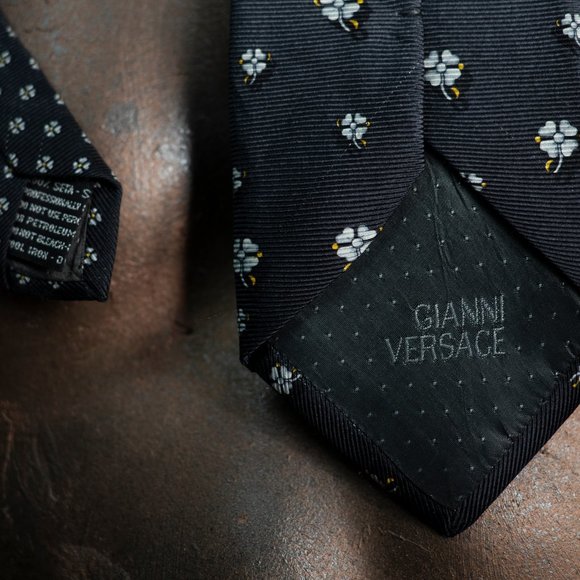 90's Versace Tie, Flowers, Gray and Gold - Picture 5 of 5